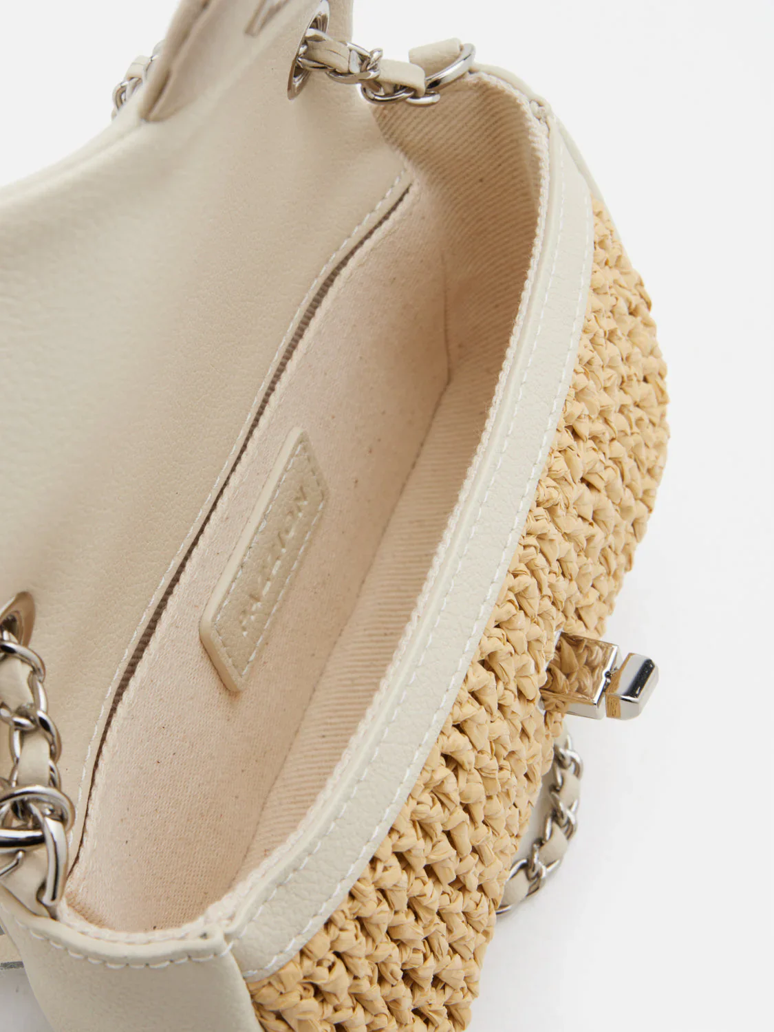 Fleur Raffia Leather Chained Crossbody Bag - Image 13
