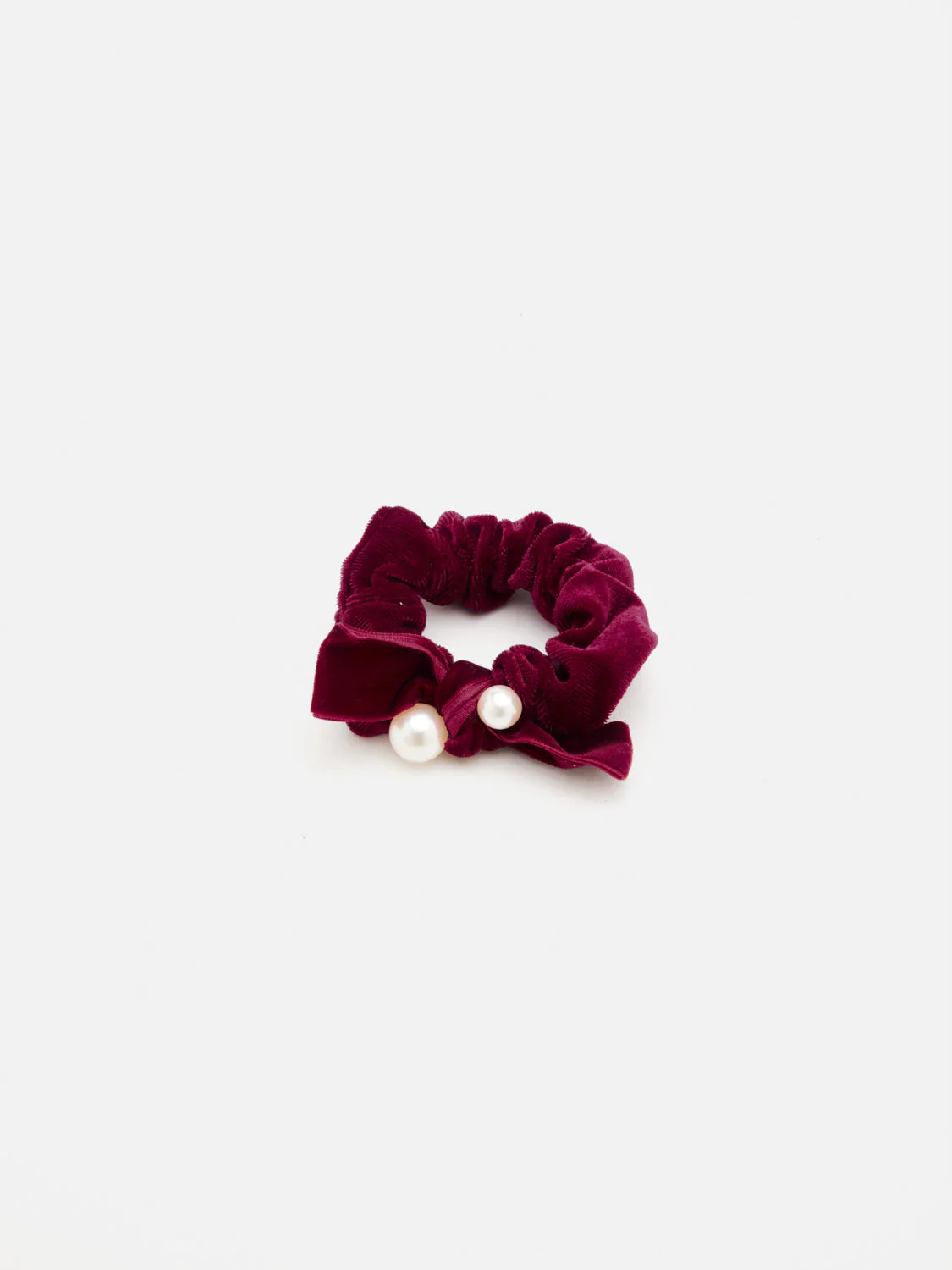 Everly Pearl Velvet Scrunchie