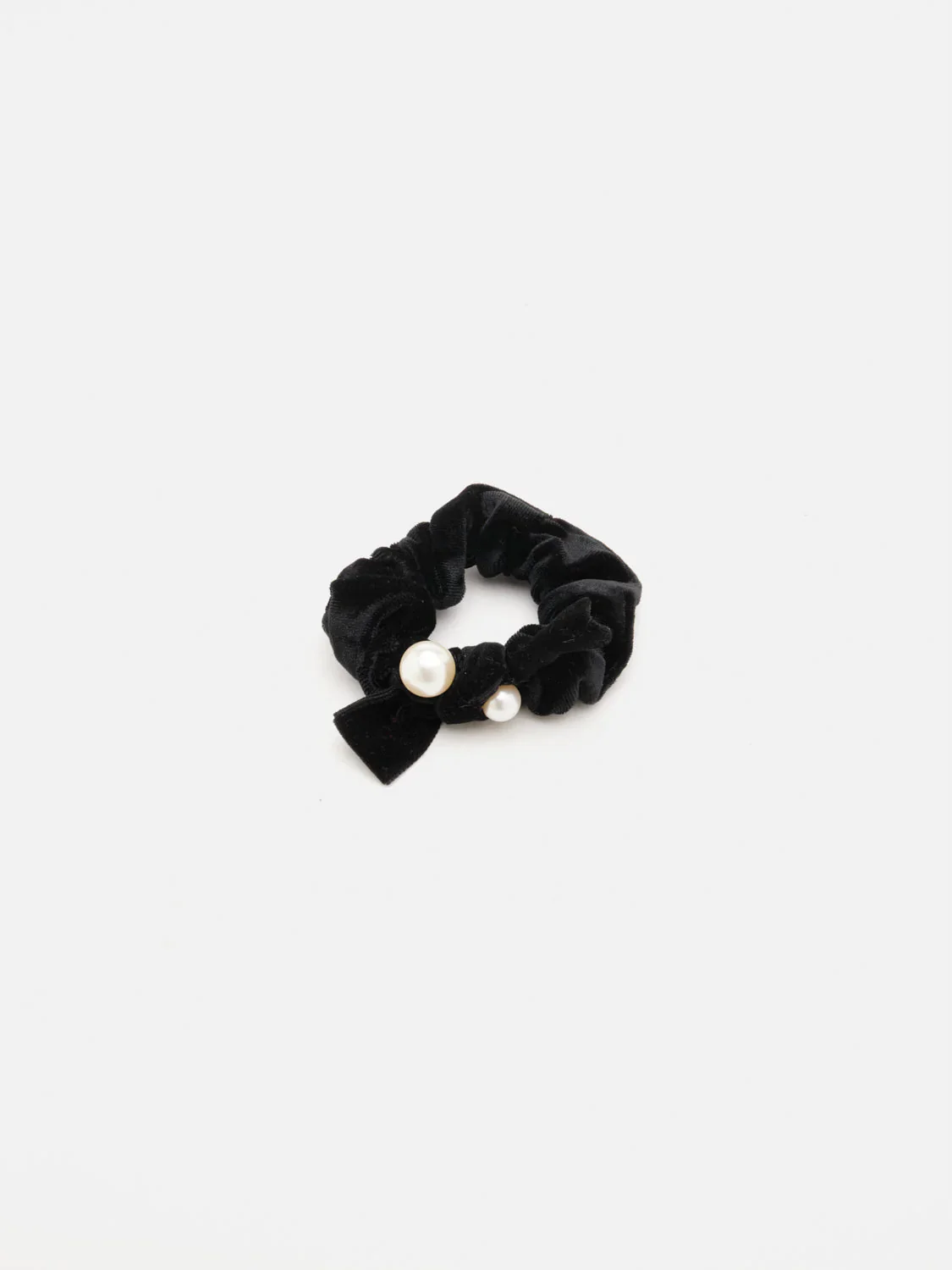 Everly Pearl Velvet Scrunchie - Image 3