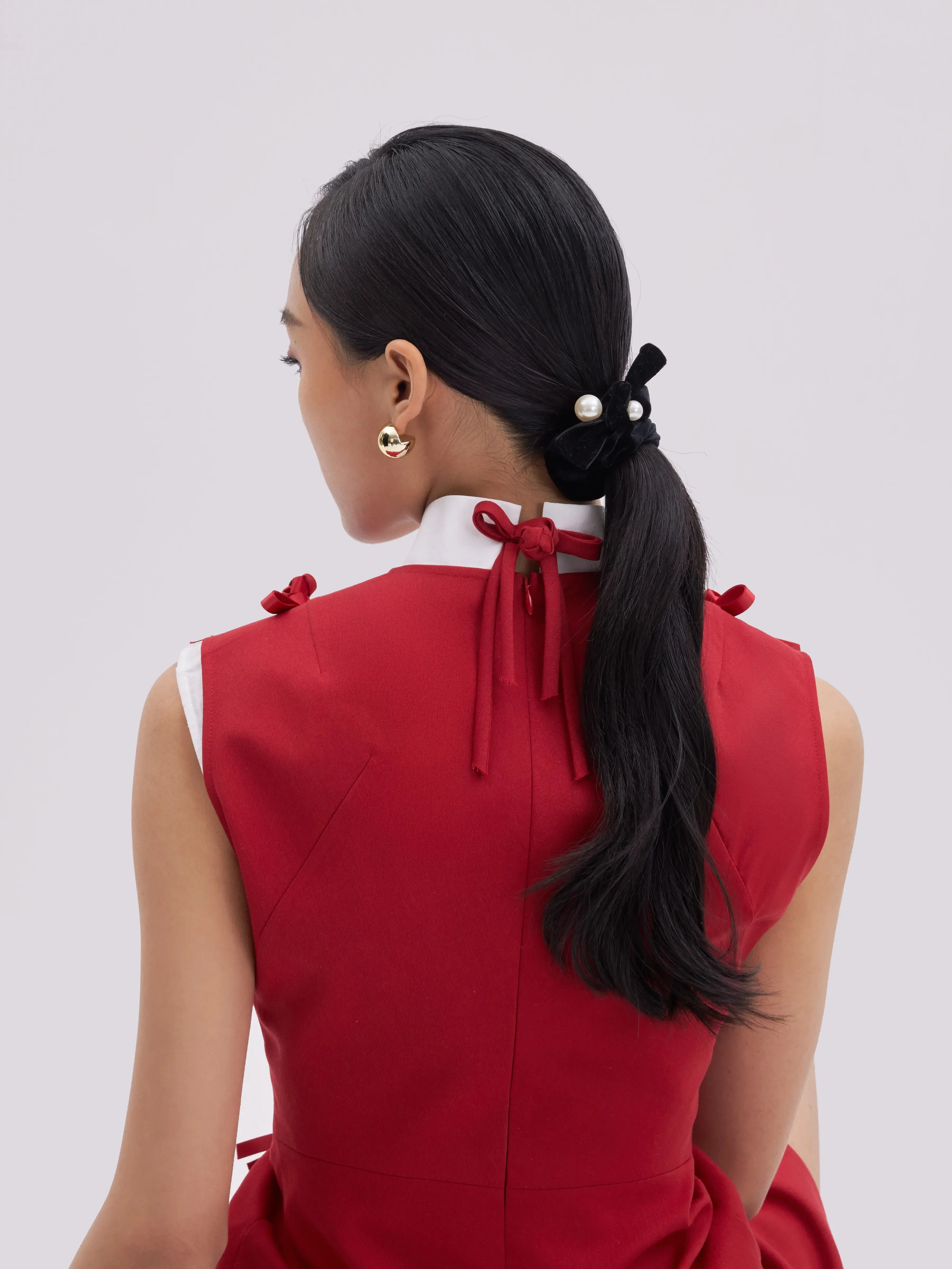 Everly Pearl Velvet Scrunchie - Image 5