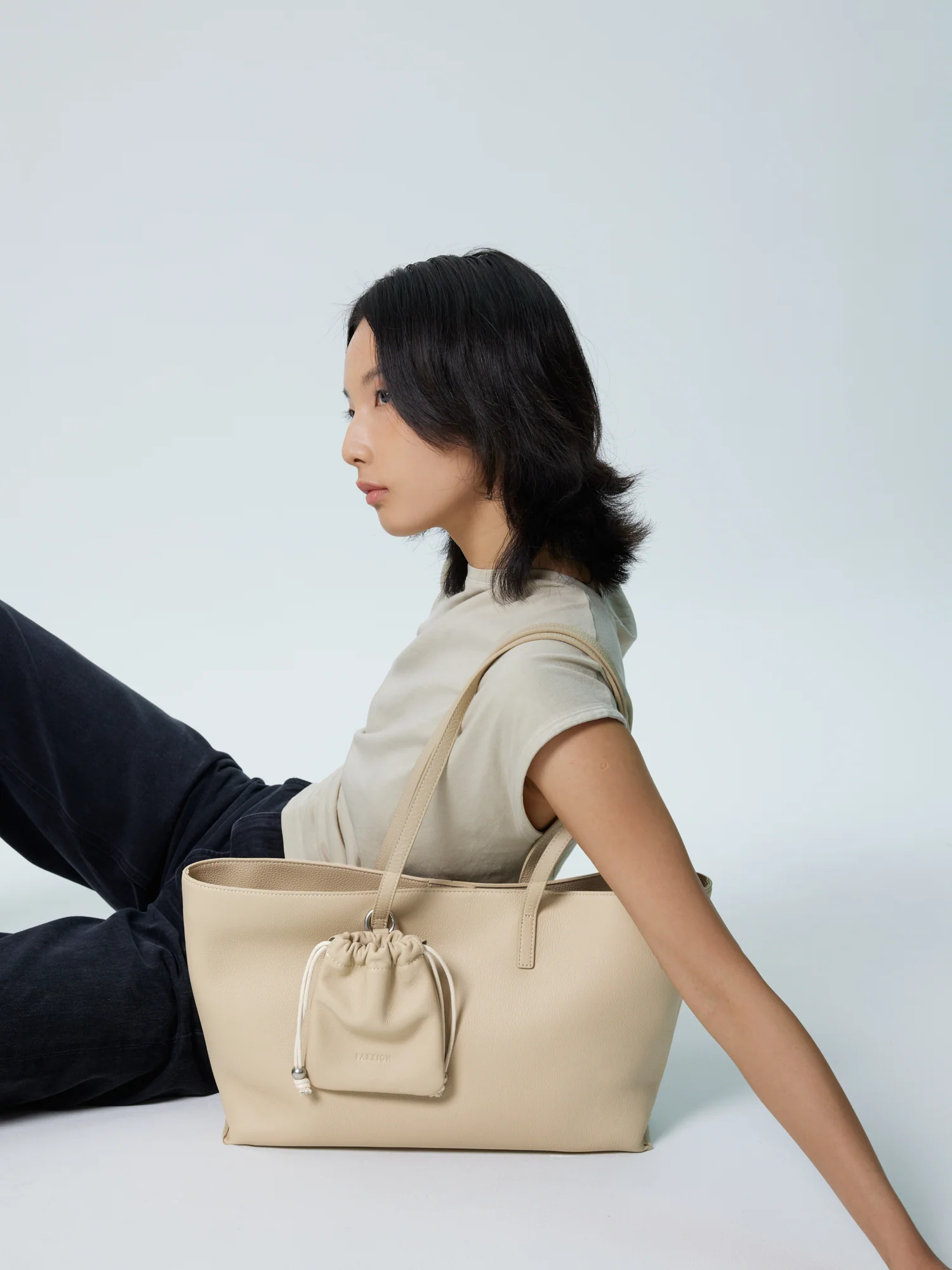 Marivyn Leather Tote - Image 16